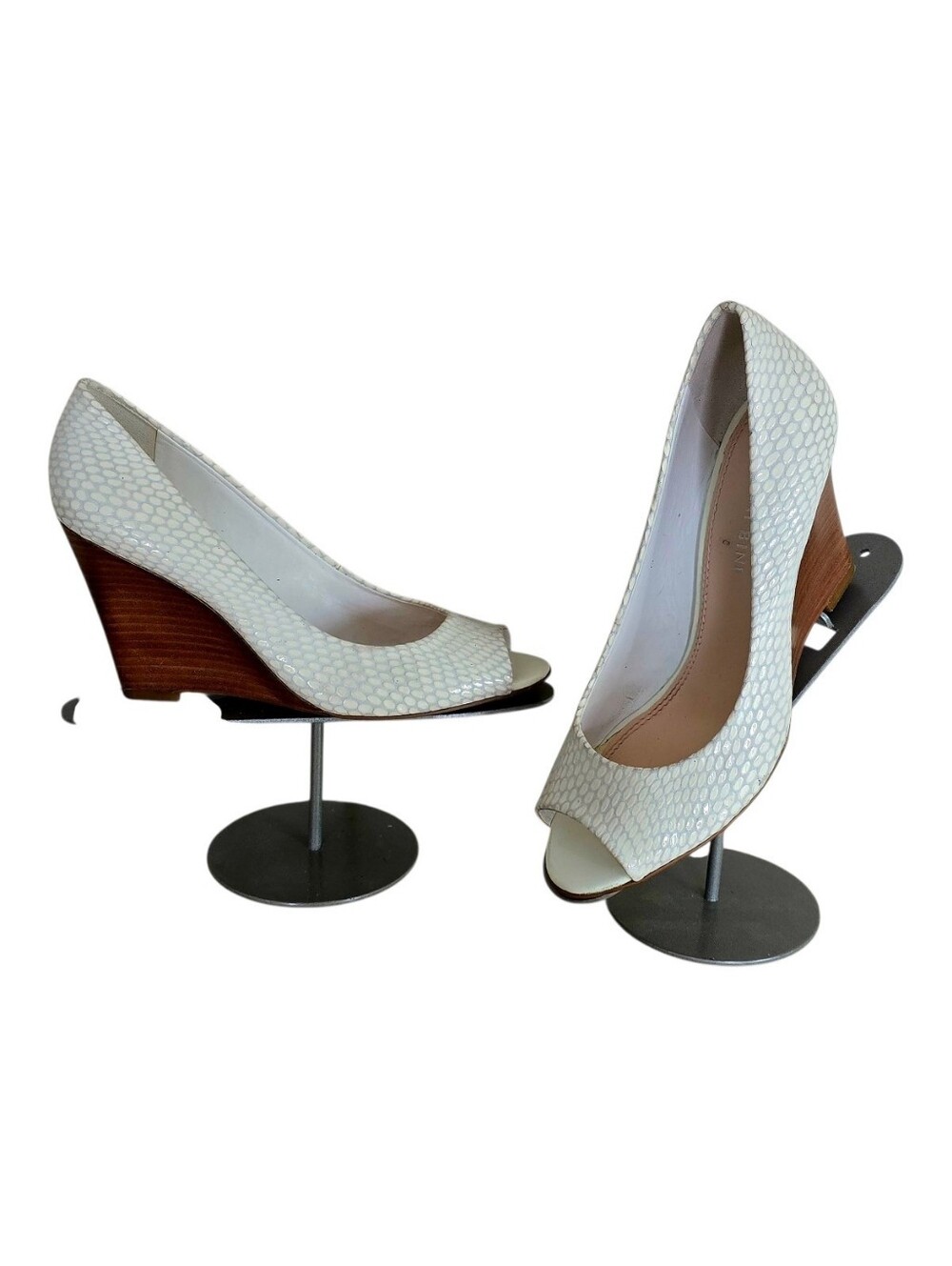 Gianni Bini White Snakeskin Style Peep-Toe Wood Wedge Pumps 7.5